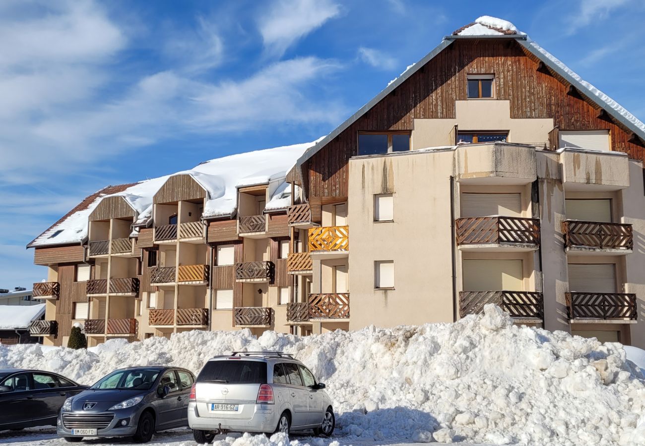 Appartement à Métabief - METABIEF - BEAUSOLEIL - Front des Pistes Appartement 6 Personnes -   APPA BFP 105C