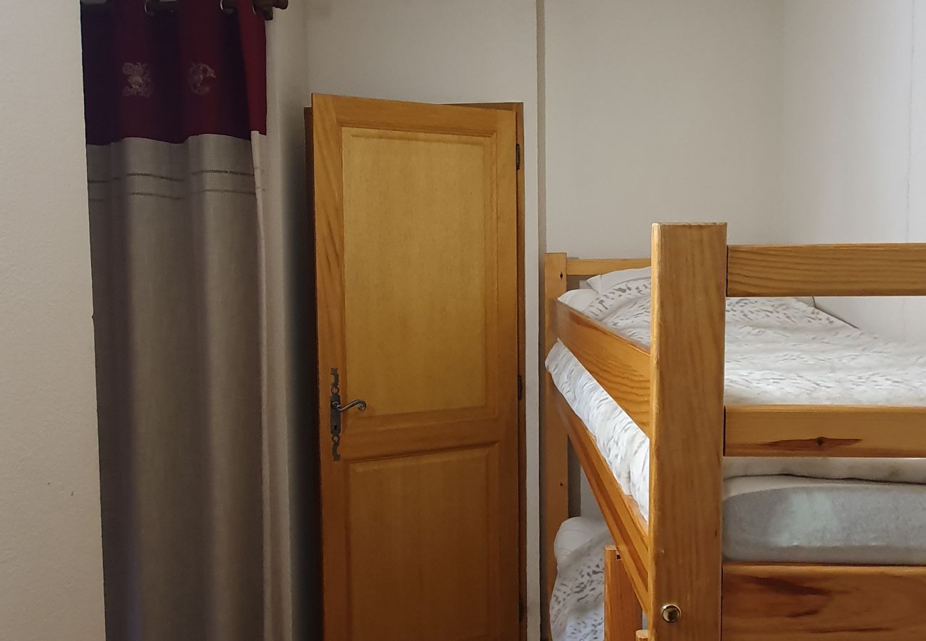 Appartement à Métabief - METABIEF - BEAUSOLEIL - Front des Pistes Appartement 6 Personnes -   APPA BFP 105C