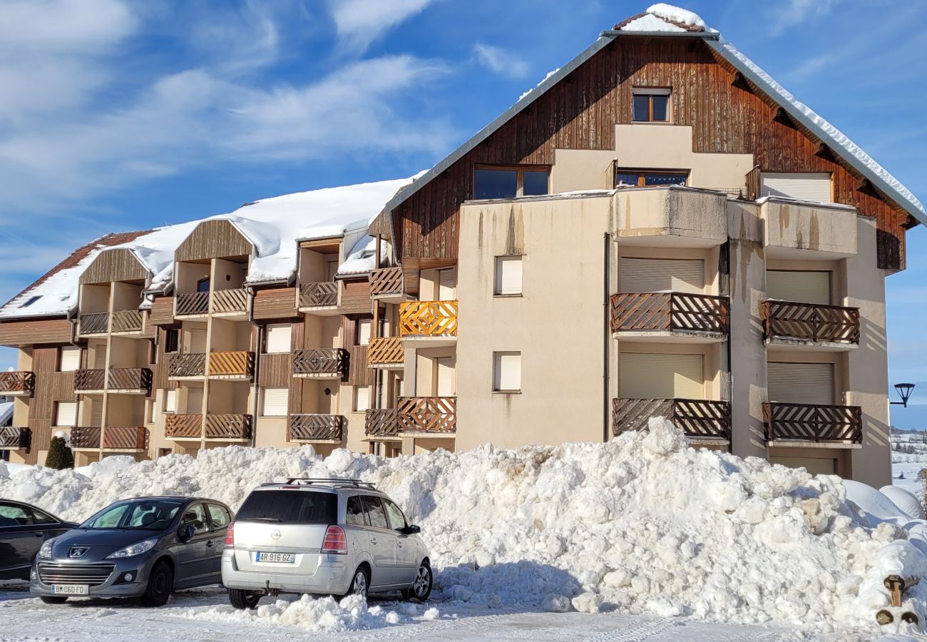 Appartement à Métabief - METABIEF - BEAUSOLEIL - Front des Pistes Appartement 4 Pers -   APPA BFP 103C