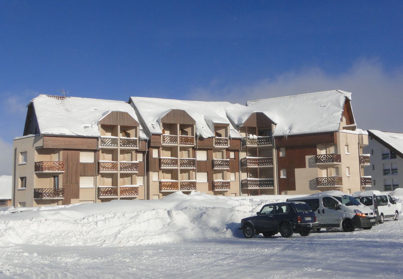 Appartement à Métabief - METABIEF - BEAUSOLEIL - Front des Pistes Appartement 4 Pers -   APPA BFP 103C