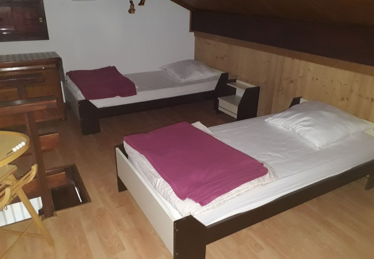 Chalet à Longevilles-Mont-d´Or -  LONGEVILLES MONT D'OR - CHALETS 6 Personnes