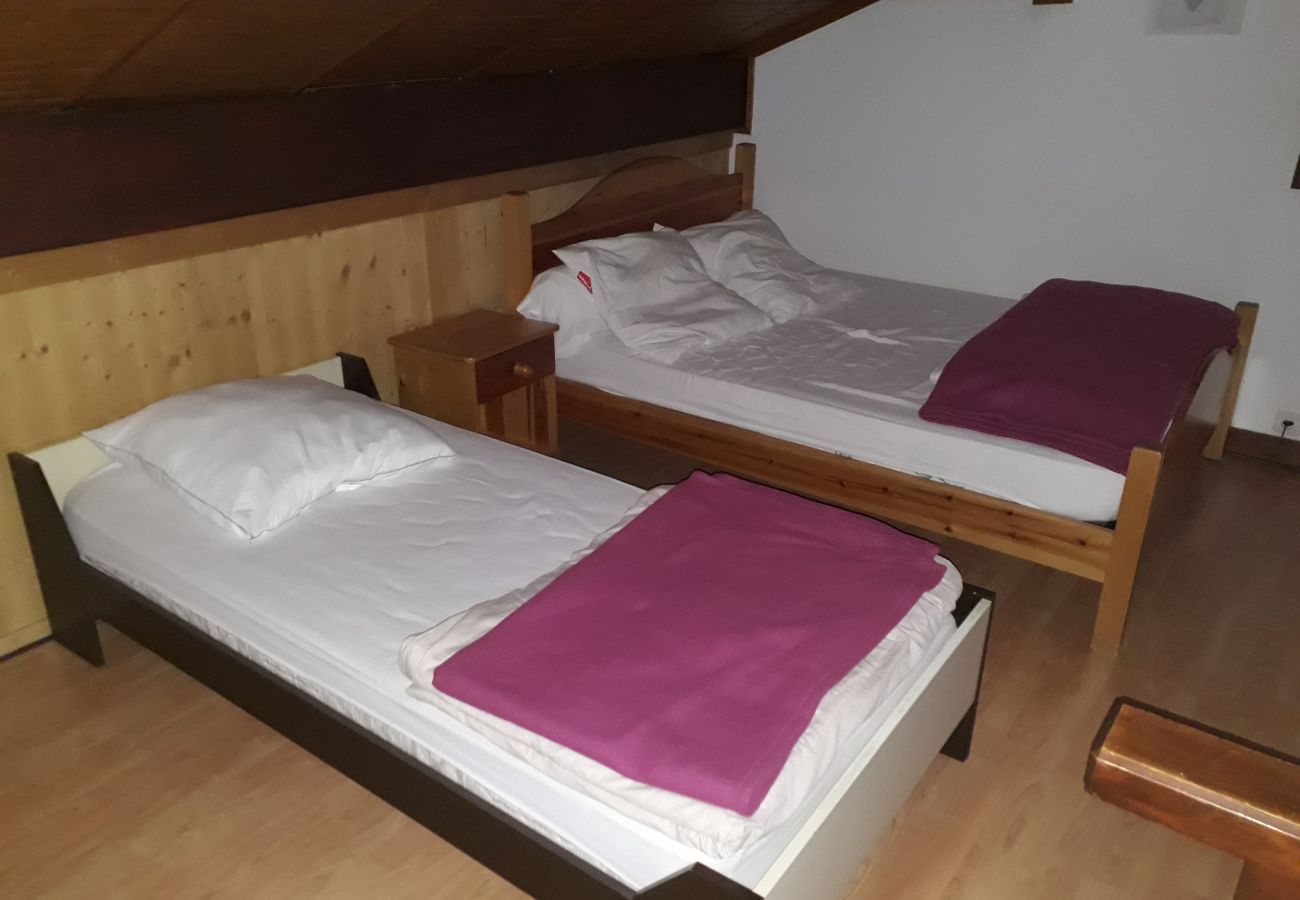 Chalet à Longevilles-Mont-d´Or -  LONGEVILLES MONT D'OR - CHALETS 6 Personnes