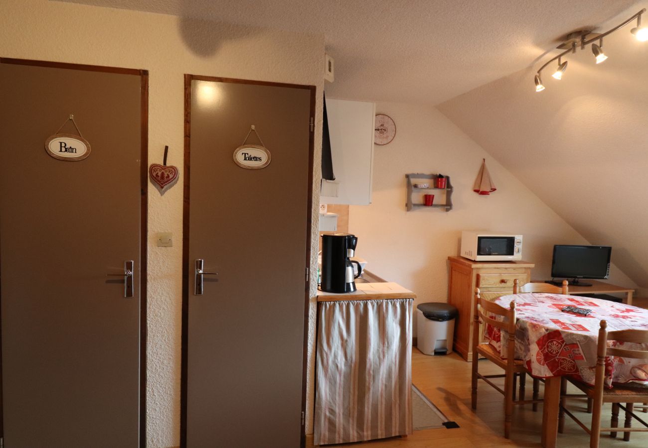 Appartement à Métabief - METABIEF - BEAUSOLEIL - Montana Appartement 4 Pers -   APPA BMON1407