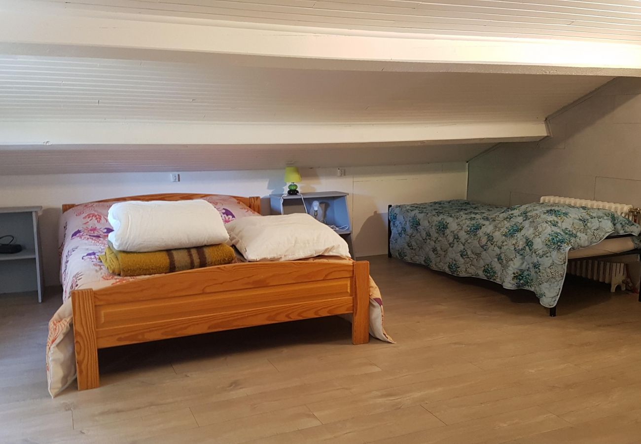Chalet à Métabief -  METABIEF - Chalets proche pistes 14 Personnes