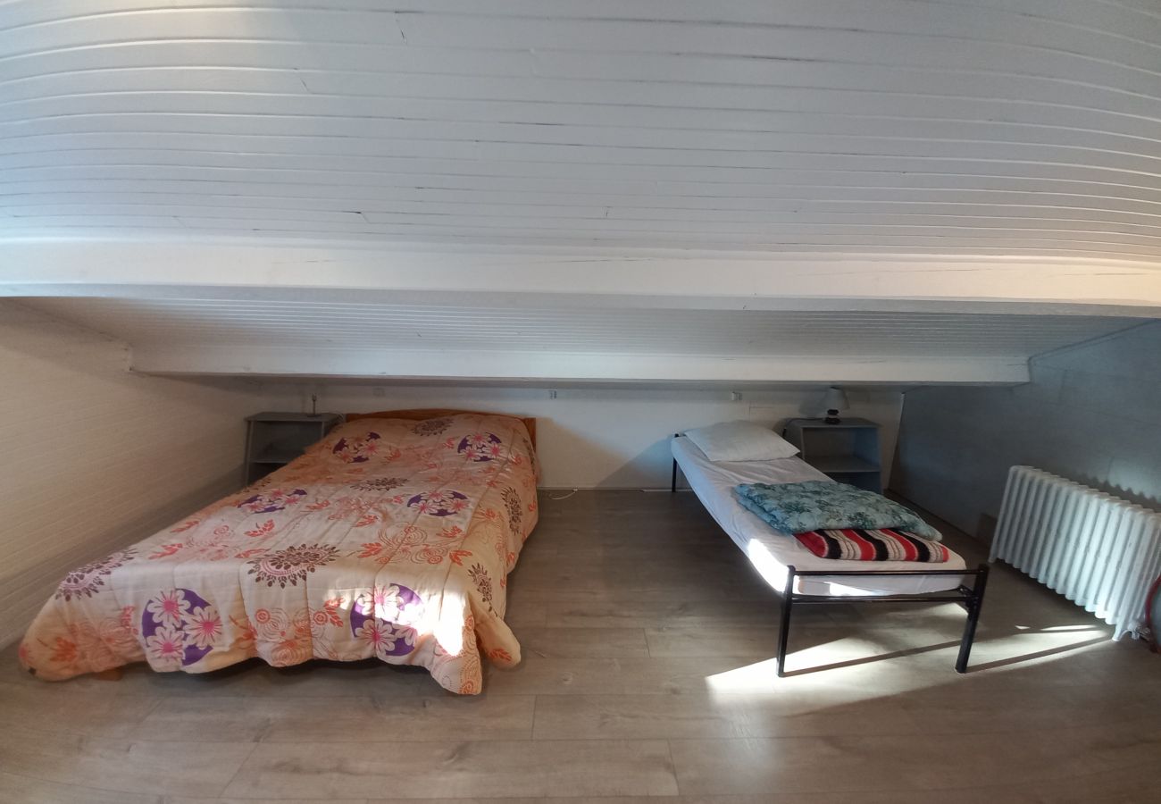 Chalet à Métabief -  METABIEF - Chalets proche pistes 14 Personnes