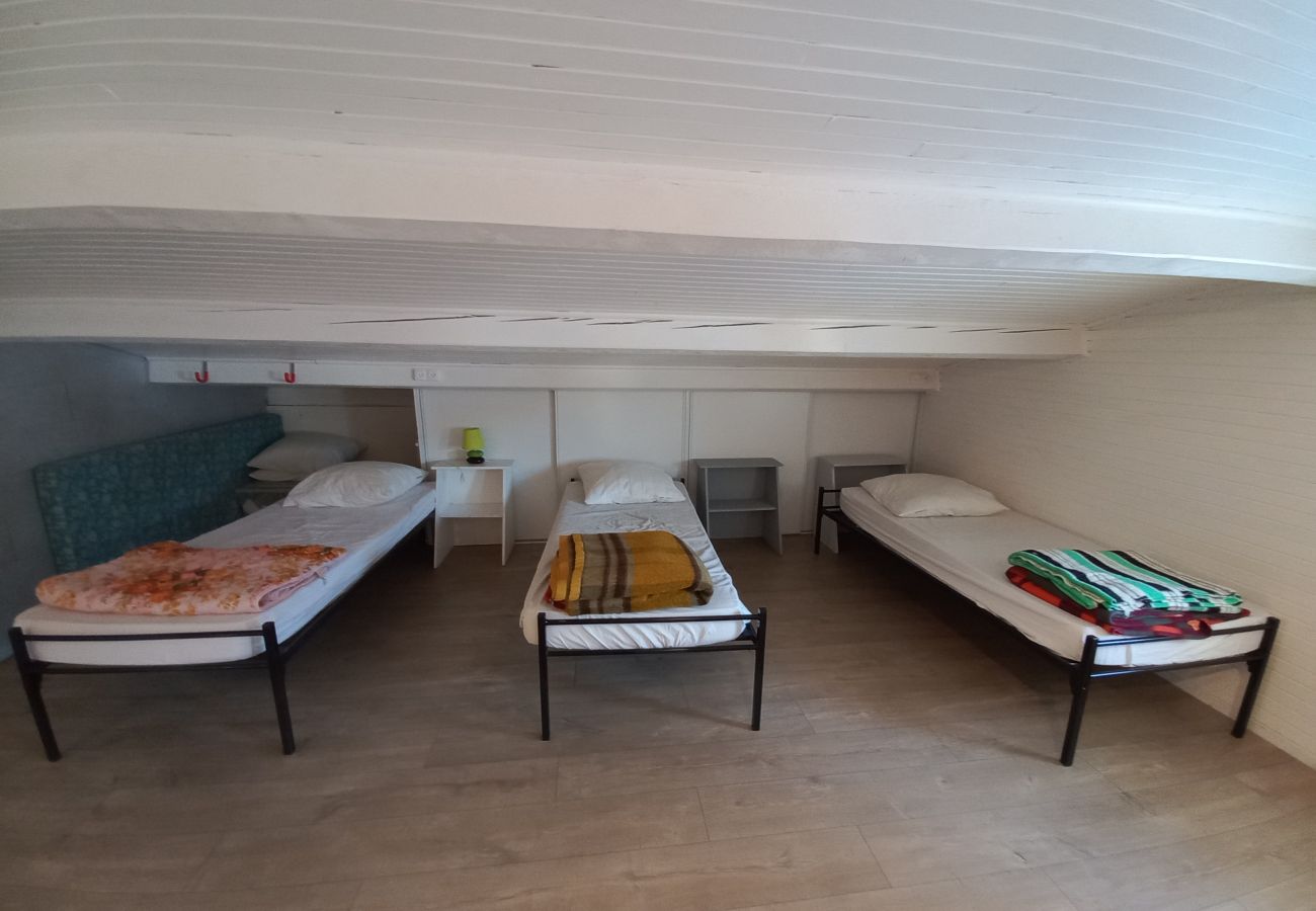 Chalet à Métabief -  METABIEF - Chalets proche pistes 14 Personnes