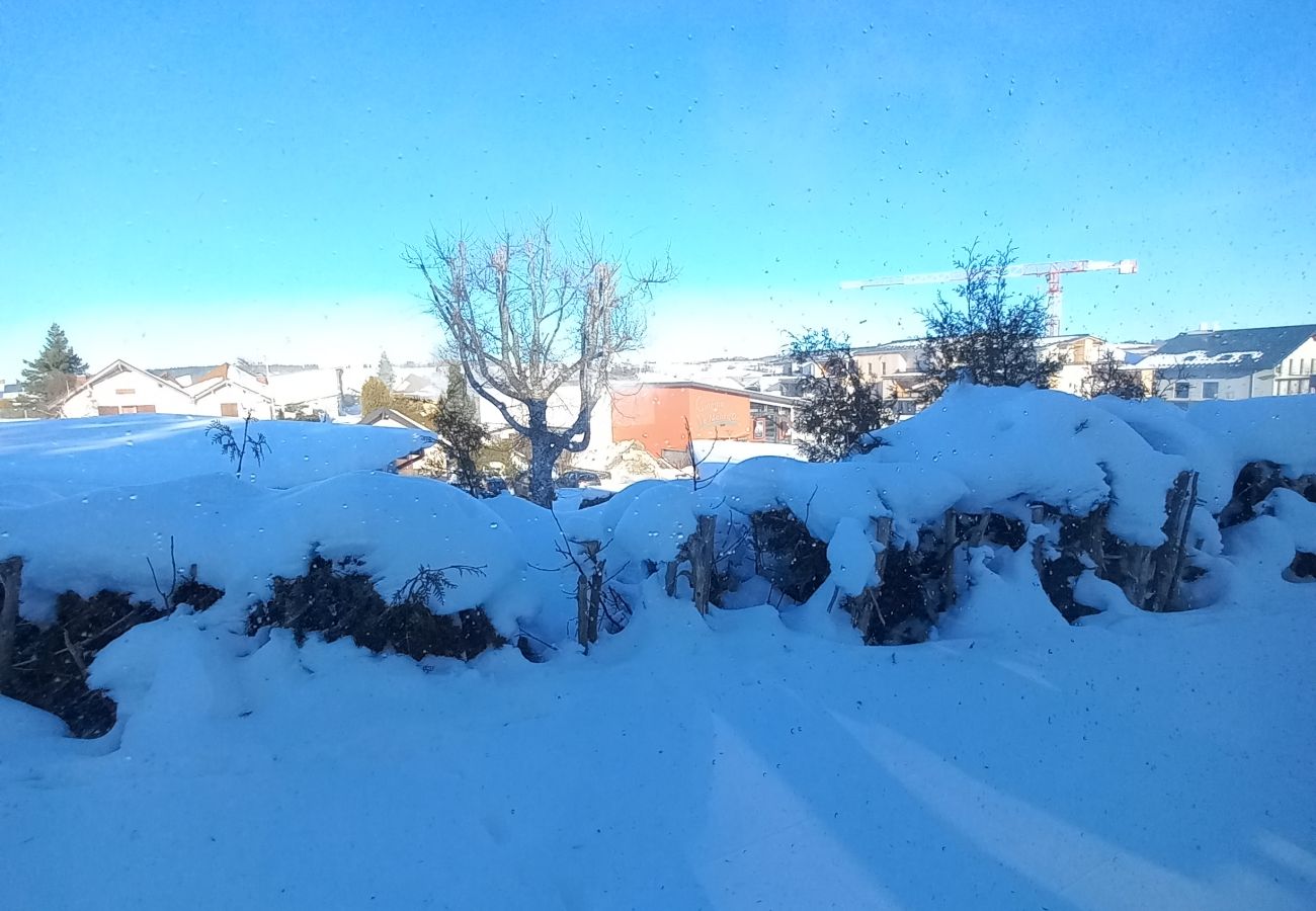 Chalet à Métabief -  METABIEF - Chalets proche pistes 14 Personnes