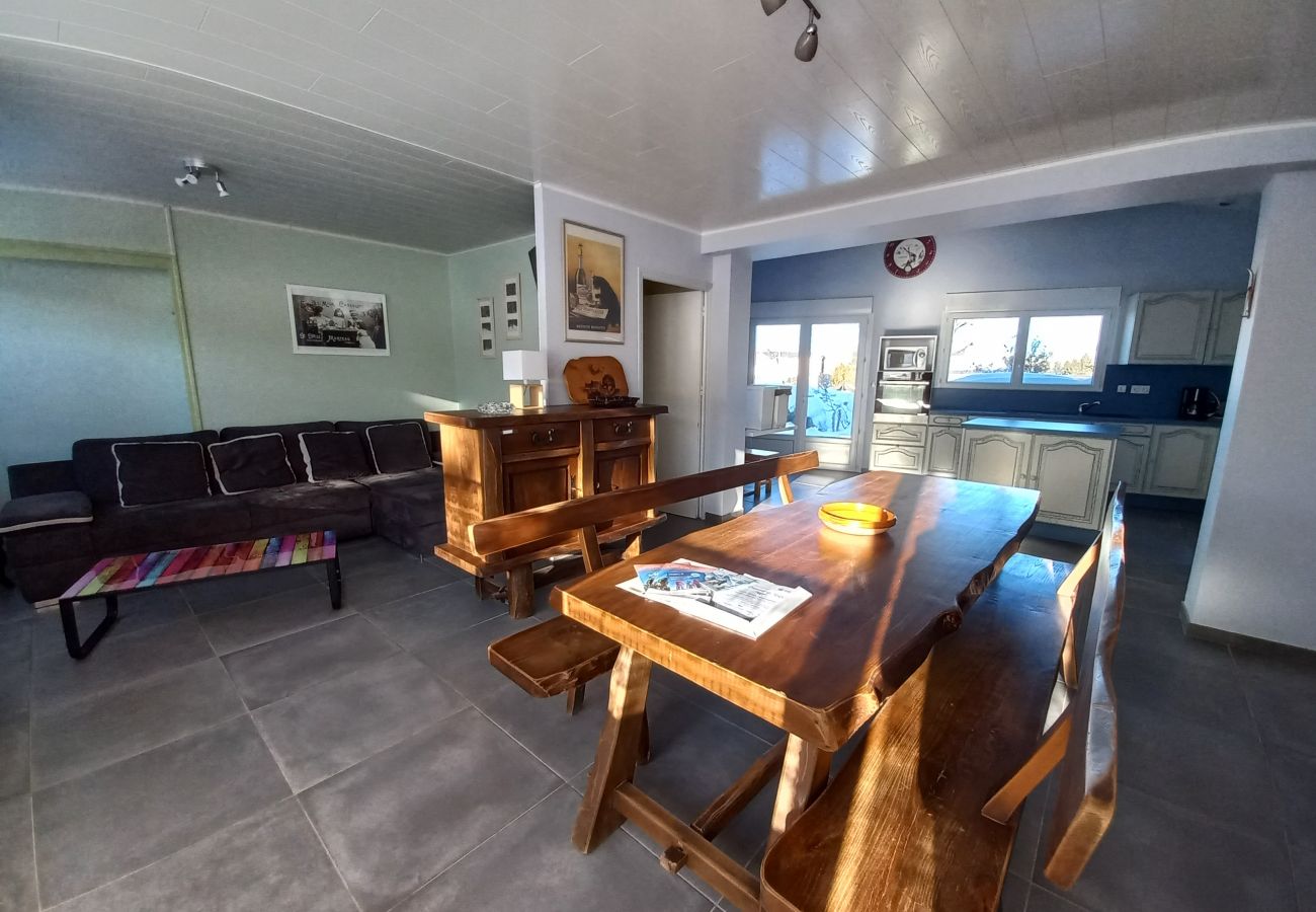 Chalet à Métabief -  METABIEF - Chalets proche pistes 14 Personnes