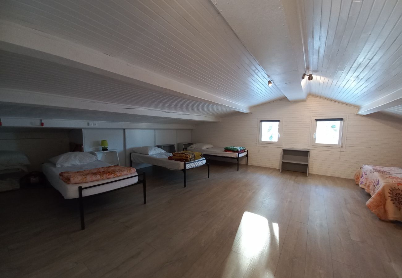 Chalet à Métabief -  METABIEF - Chalets proche pistes 14 Personnes