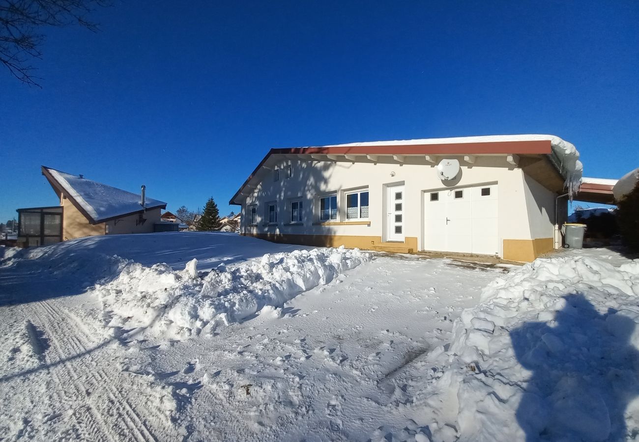 Chalet à Métabief -  METABIEF - Chalets proche pistes 14 Personnes