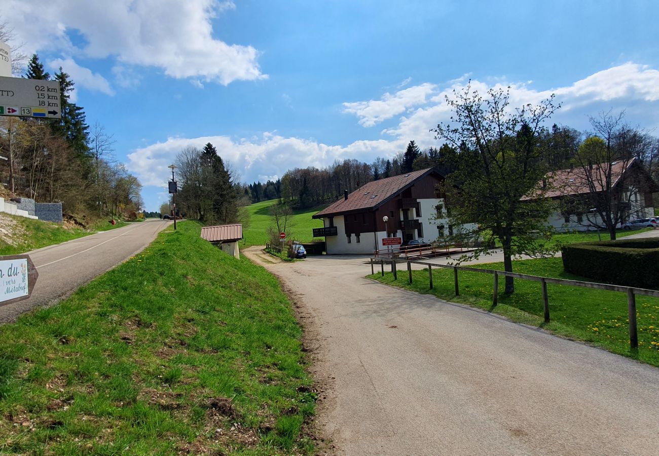 Appartement à Les Hôpitaux-Neufs - LES HOPITAUX NEUFS Appartement 4 personnes