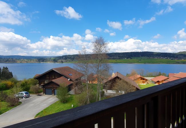  à Malbuisson - Appartement à Malbuisson avec vue sur lac pour 6 personnes