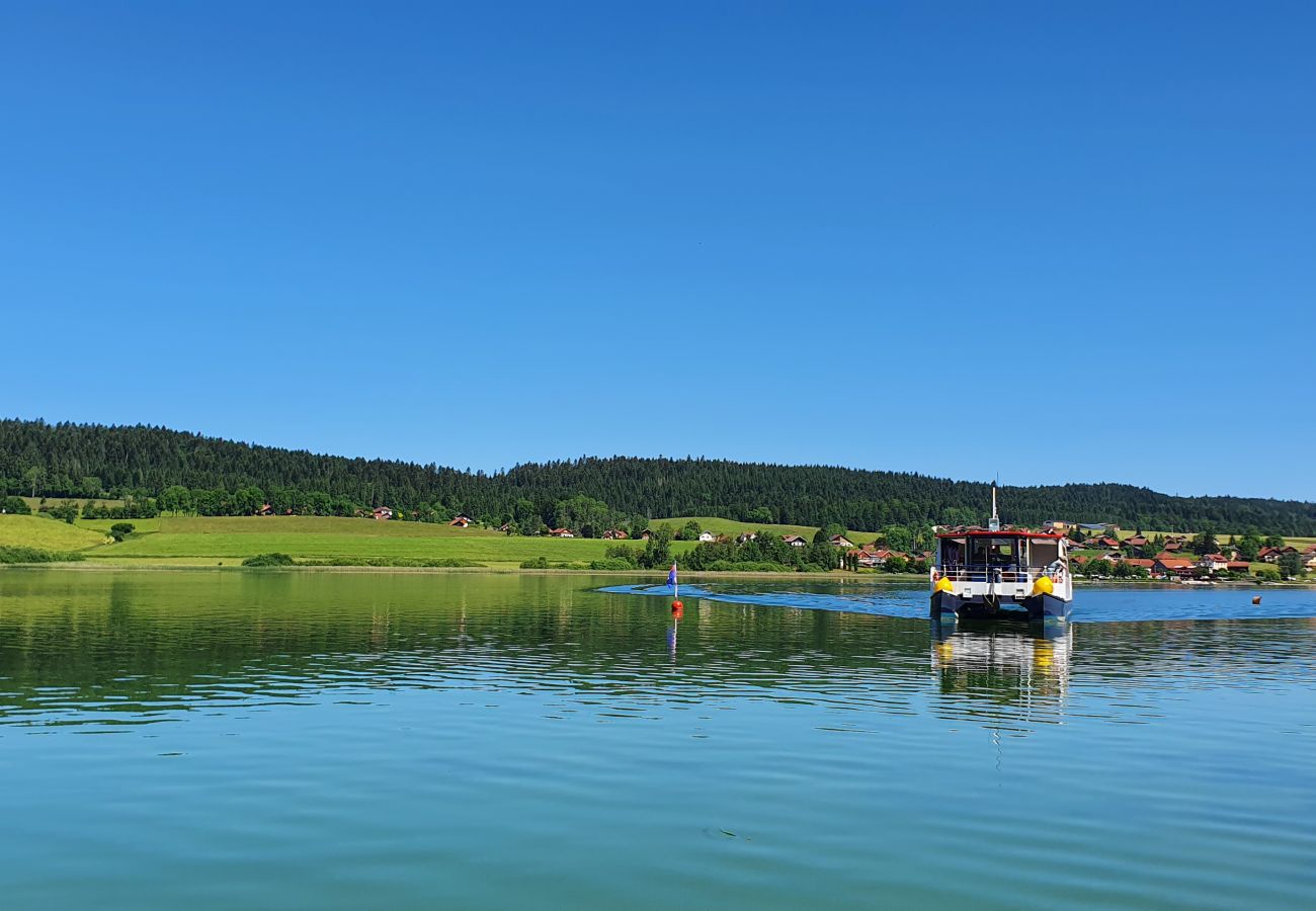 Appartement à Montperreux - Appartement au bout du lac Chaon 8 personnes