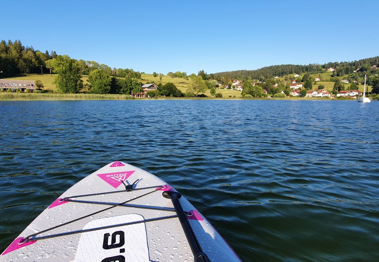 Appartement à Montperreux - Appartement au bout du lac Chaon 8 personnes
