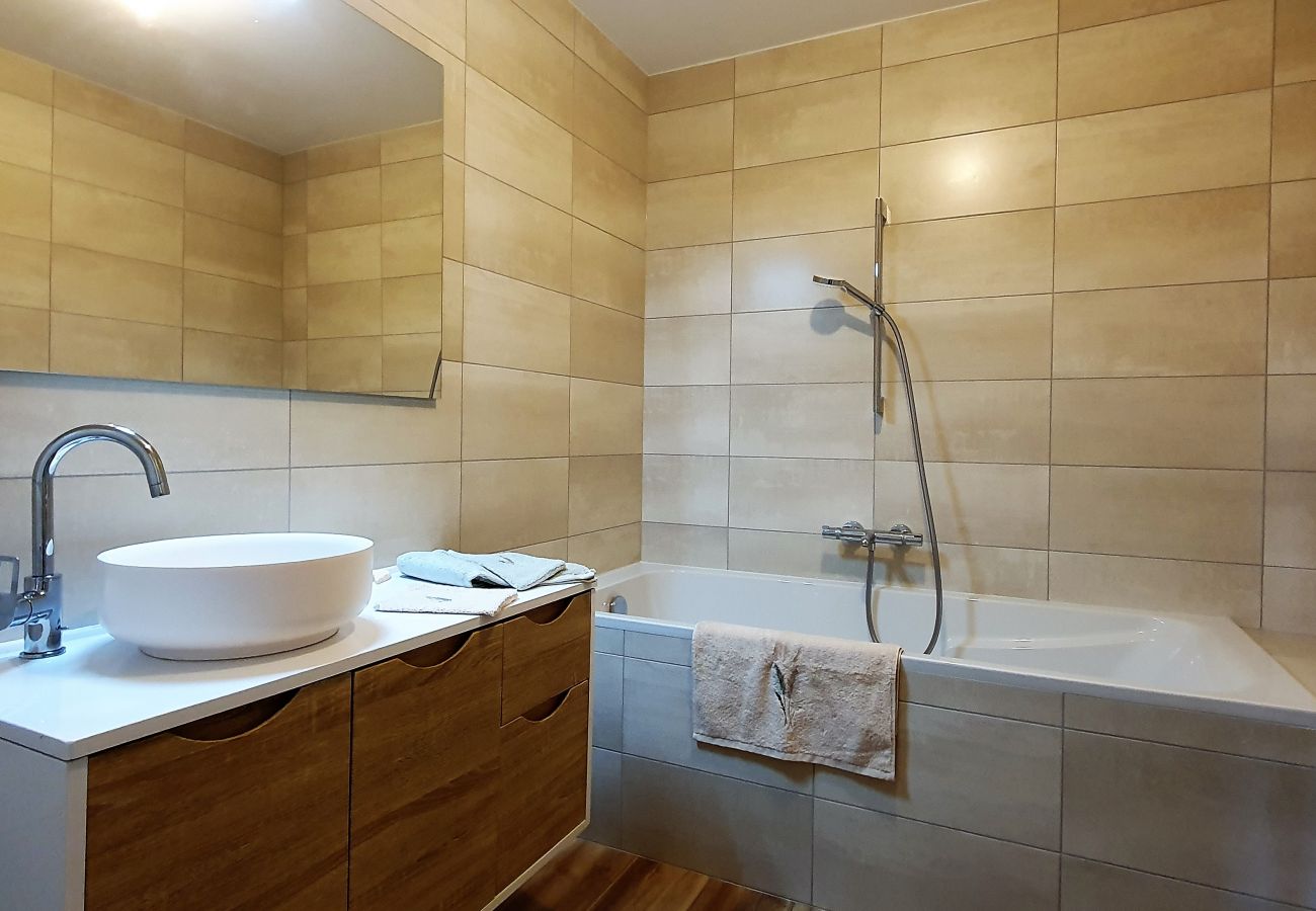 Appartement à Les Grangettes - Bel appartement avec vue pour 4/5 personnes aux Grangettes