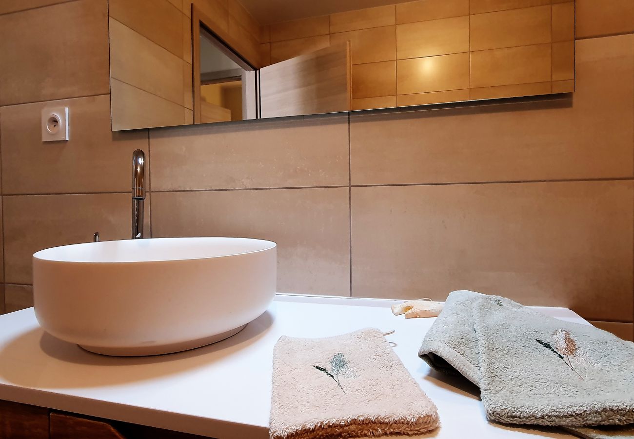 Appartement à Les Grangettes - Bel appartement avec vue pour 4/5 personnes aux Grangettes