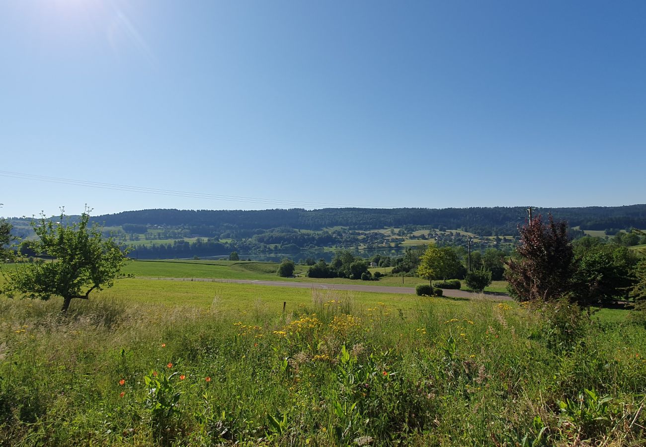 Appartement à Les Grangettes - Bel appartement avec vue pour 4/5 personnes aux Grangettes