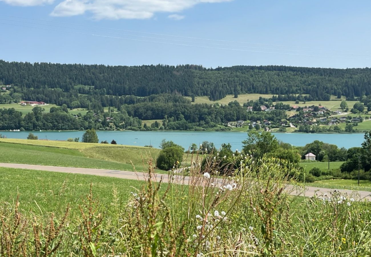 Appartement à Les Grangettes - Bel appartement avec vue pour 4/5 personnes aux Grangettes