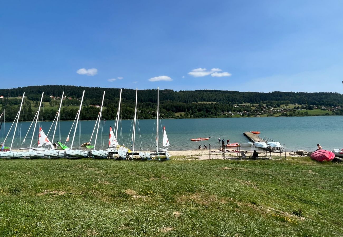 Appartement à Les Grangettes - Bel appartement avec vue pour 4/5 personnes aux Grangettes